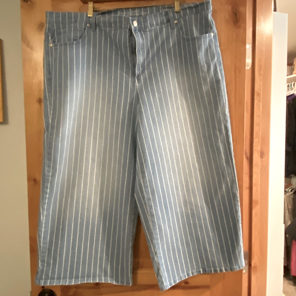 Gloria Vanderbilt Wide leg crop Jean only worn once.